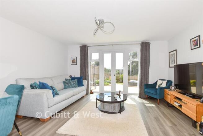 Lounge/Dining Room.