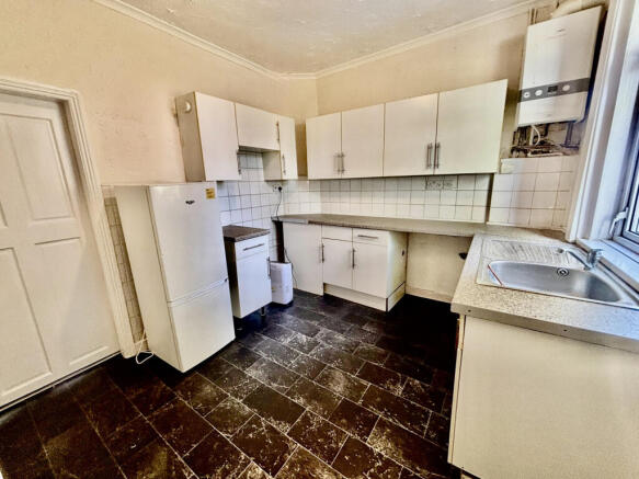 2 bed Terraced to rent Image 4