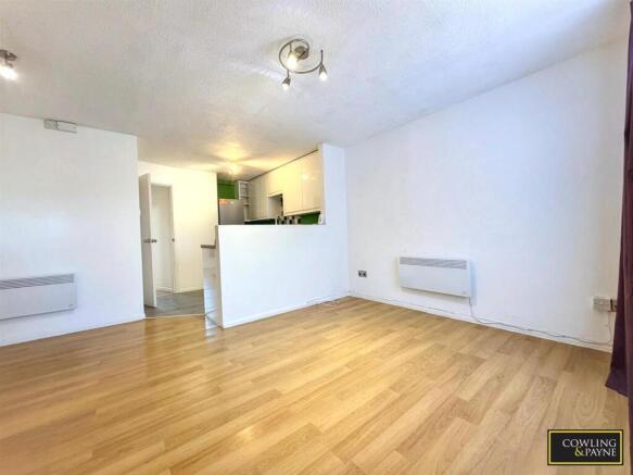 KITCHEN/LOUNGE/DINER