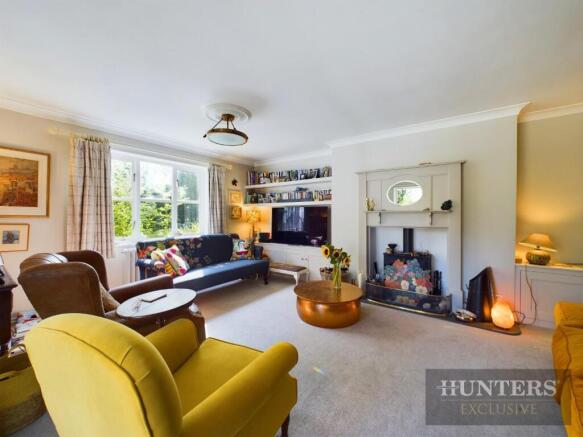 6 bed Detached for sale Image 8