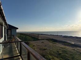 Flat 5, 242 Pilot View, Southwood Road, Hayling Island PO11 9RB