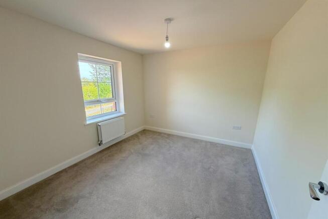 4 bed Detached to rent Image 12