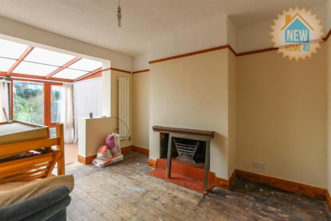 DINING ROOM: