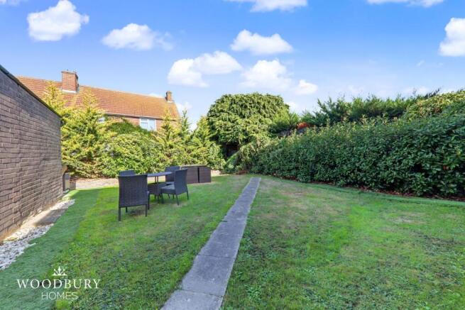 Knights Walk, Abridge, RM4 photo 4