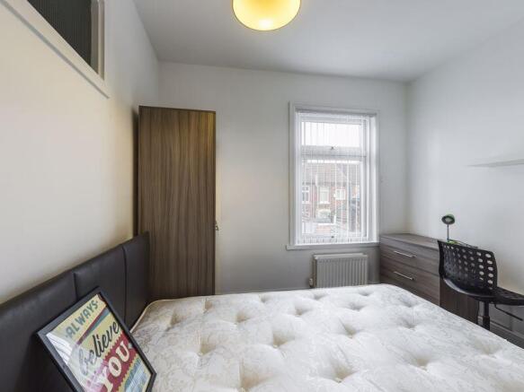4 bed Terraced for sale Image 12
