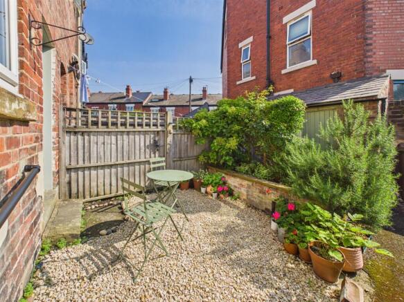 3 bed Terraced for sale Image 4