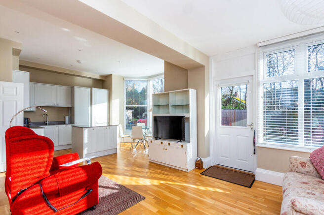 Lounge/Dining/Kit...