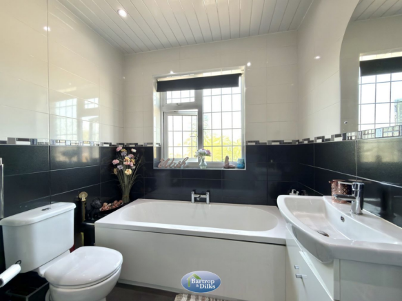 3 bed Semi-Detached for sale Image 4