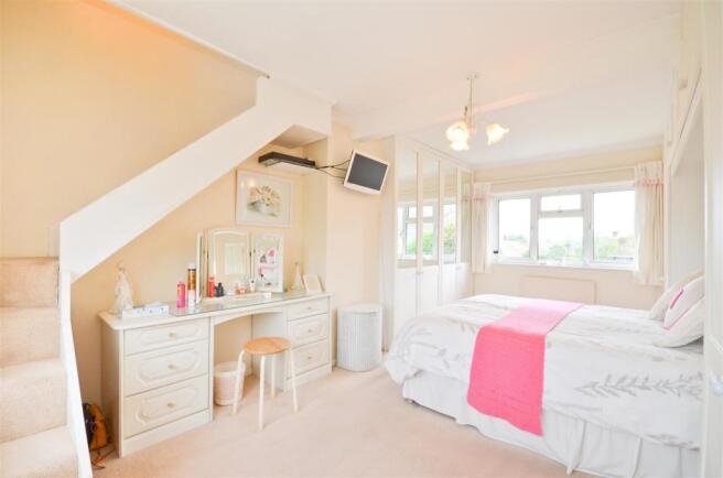 Bedroom 1.JPG