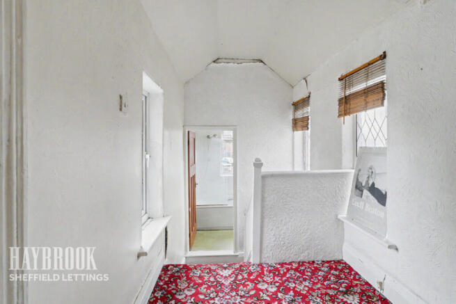 3 bed Apartment to rent Image 9