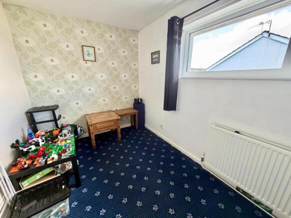 3 bed Terraced for sale Image 9