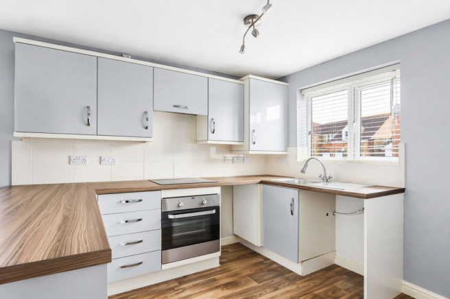 3 bed Semi-Detached to rent Image 4