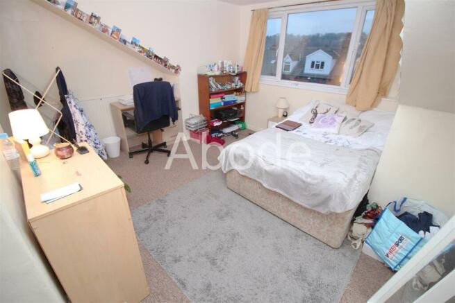 5 bed House to rent Image 9