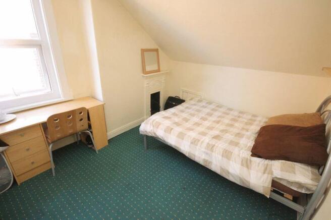 6 bed House to rent Image 11