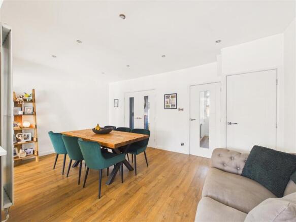 3 bed Terraced for sale Image 5