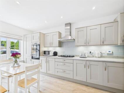 Westland Close, Haddenham