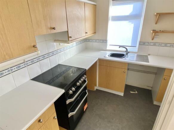 Kitchen 2.jpg