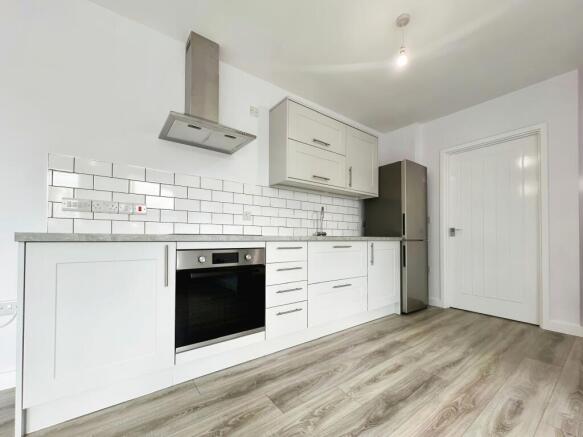 1 bed Apartment to rent Image 4