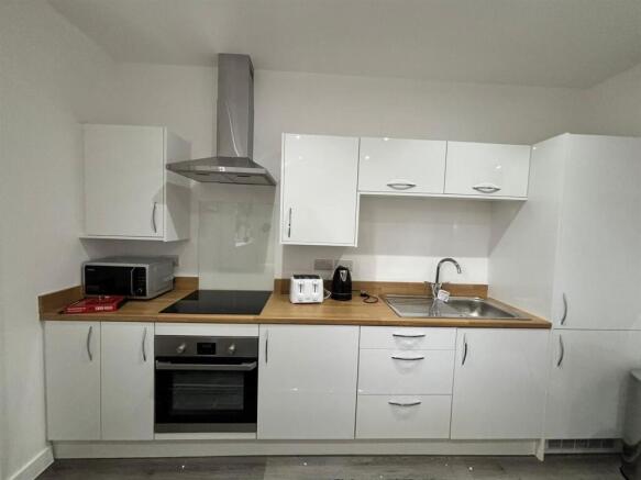 1 bed Apartment to rent Image 5