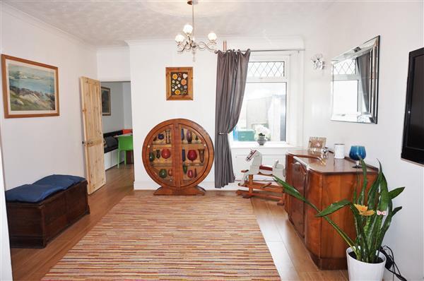 LOUNGE :
