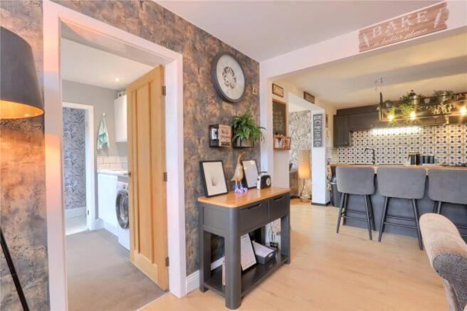 3 bed Semi-Detached for sale Image 7