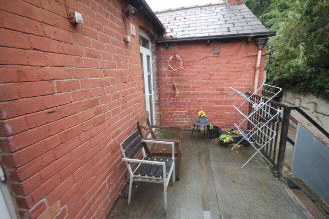2 bed Flat to rent Image 6
