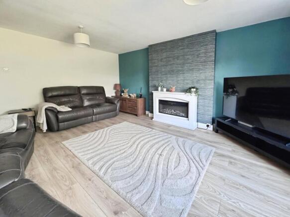 3 bed Semi-Detached for sale Image 5