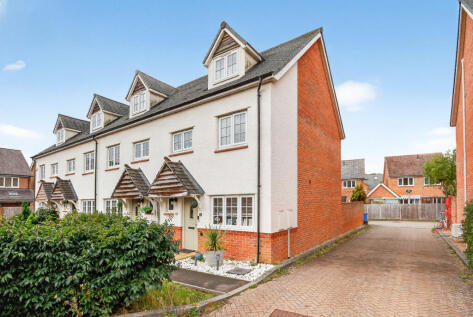 Stonechat Croft, Bracknell, RG12