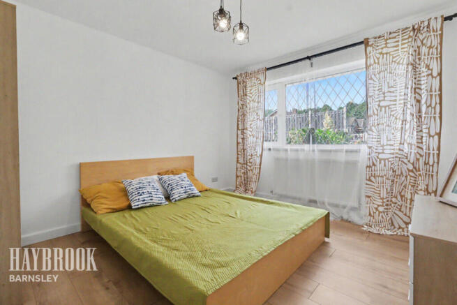 3 bed Semi-Detached Bungalow for sale Image 8