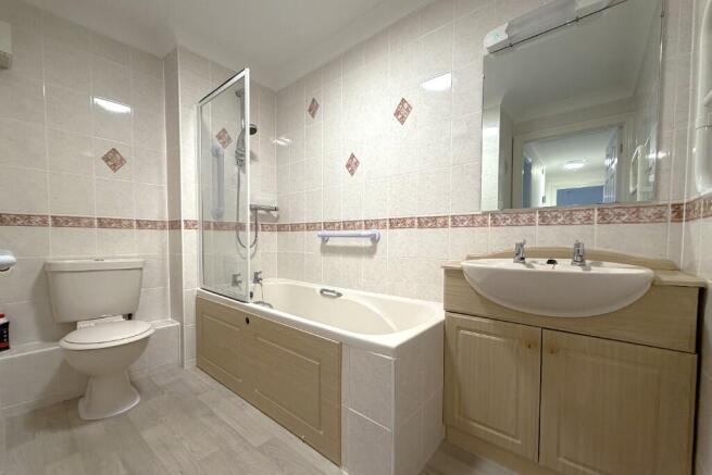 1 bed Flat for sale Image 4