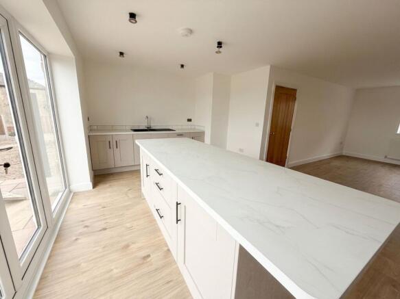3 bed Terraced for sale Image 11