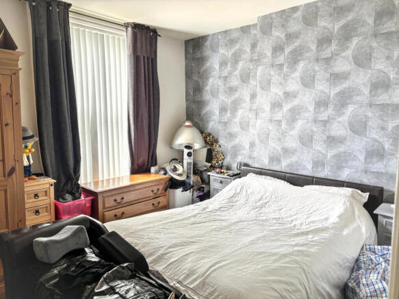 2 bed Flat for sale Image 9