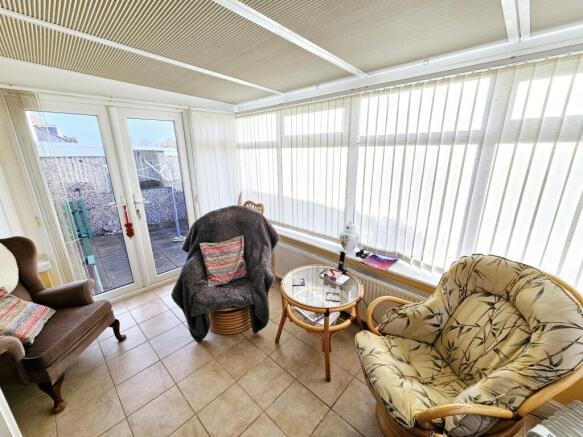 4 bed Detached Bungalow for sale Image 3