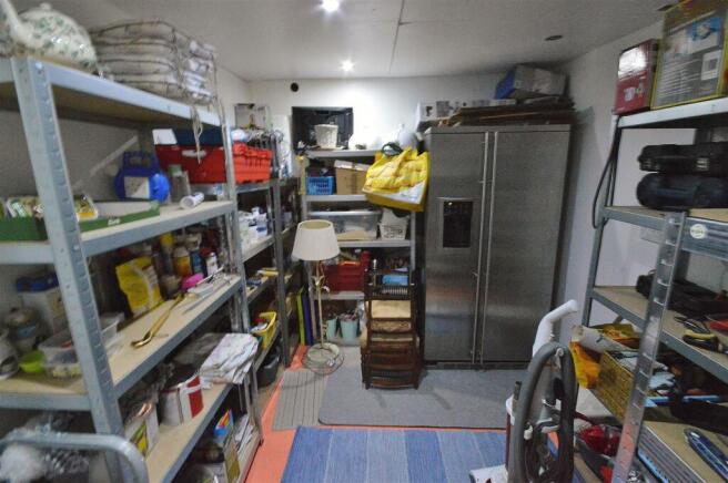 STORAGE GARAGE