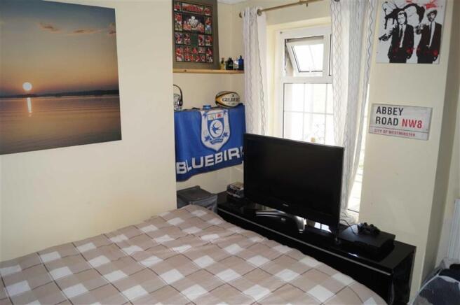 BEDROOM 2