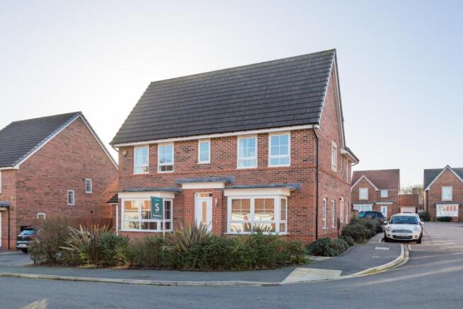 4 bed Detached for sale Image 11