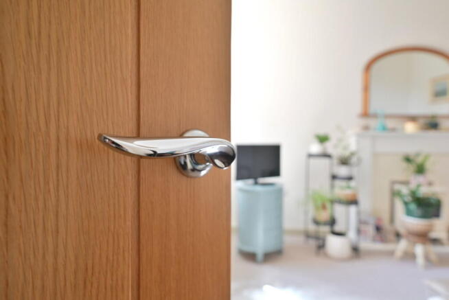 2 bed Flat for sale Image 5