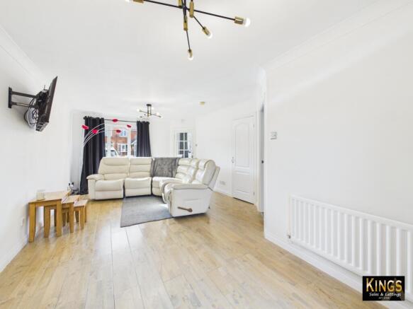 4 bed Detached for sale Image 10