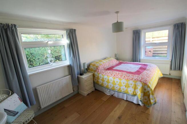 Lanas Lodge bedroom.jpg