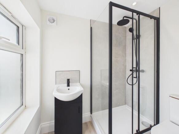 Room 4 ensuite
