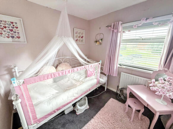 5 bed Semi-Detached for sale Image 10