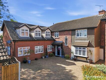 Shaw Close, Hornchurch, RM11