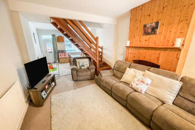 Lounge/Dining Room