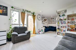 Flat 42, 1d Silverhall House, Alexandra Road, Hounslow TW3 1FZ