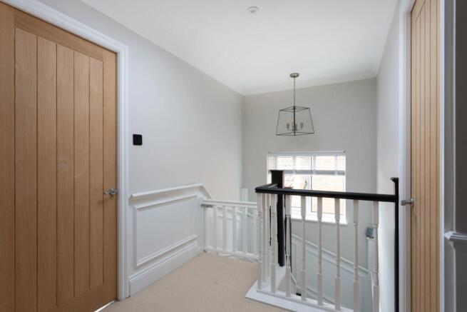4 bed Detached for sale Image 11