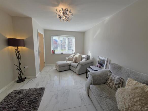 4 bed Detached for sale Image 4
