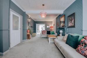 8, Ashfield Avenue, Bushey WD23 4HQ