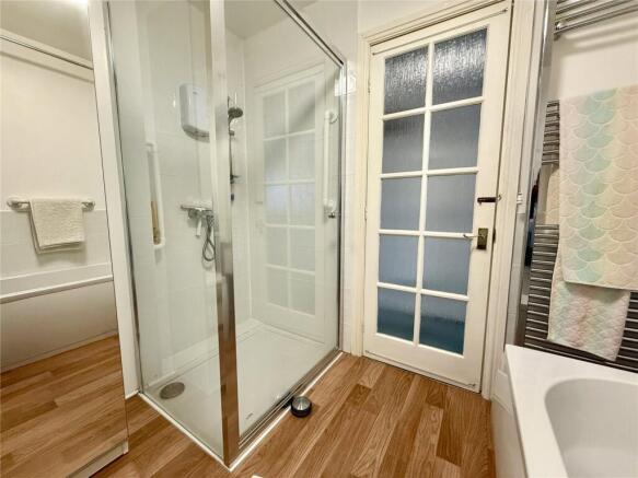 2 bed Apartment for sale Image 10