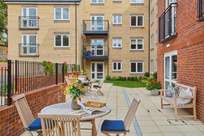 Patio with Seatin...