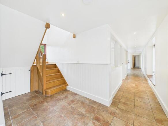 CAM01791G0-PR0173-STILL029